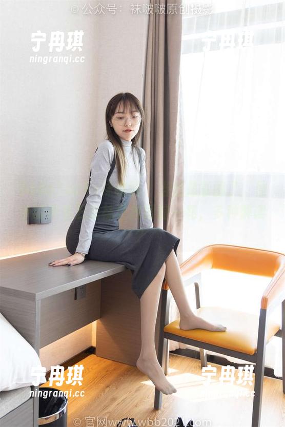 BoBoSocks袜啵啵-稚予 BoBoSocks袜啵啵 - 当然是原图了,稚予的黑色五指袜让我眼前一亮,多种解读?