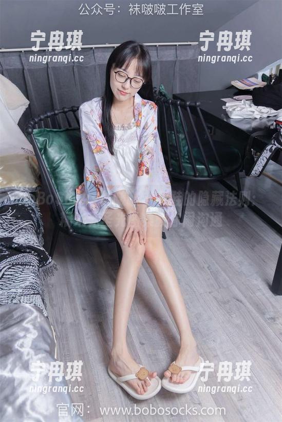 BoBoSocks袜啵啵-糯米 BoBoSocks袜啵啵 - 板鞋的隐藏法则:糯米无圣光图集教你闹沟通
