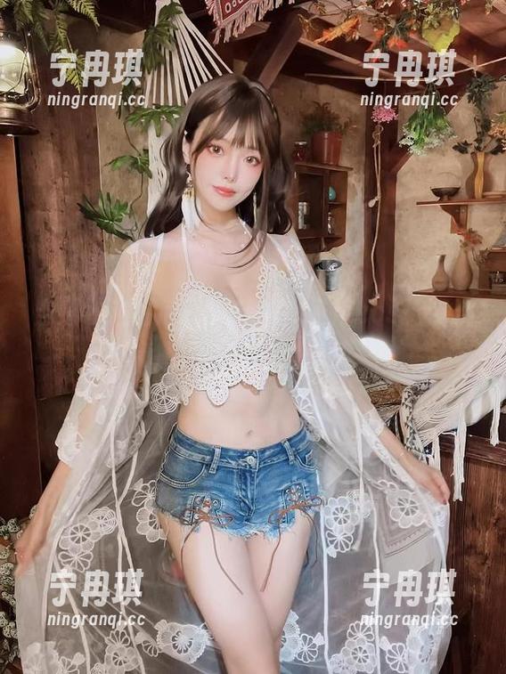 当婚纱遇上尼禄：ElyEE子用cos把策马奔腾的气质拍出来了！