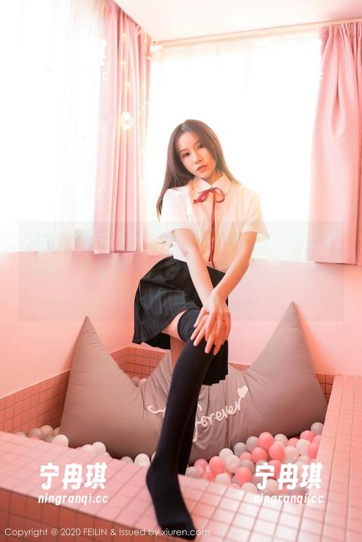 Feilin嗲囡囡-小蛮妖Yummy Feilin嗲囡囡 - 小蛮妖Yummy的写真又换新,裸足少了点包袱,恰好带来了一种意外的解放感!