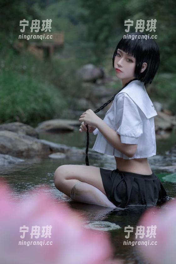 G44不会受伤 吊带主题?G44不会受伤的写真作品,果然是让人又爱又恨