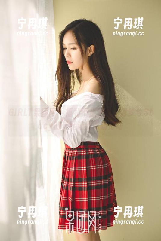 GIRLT果团网-何梦兮Stacy GIRLT果团网 - 福利不止于此,何梦兮Stacy的长腿让我眼睛浮动