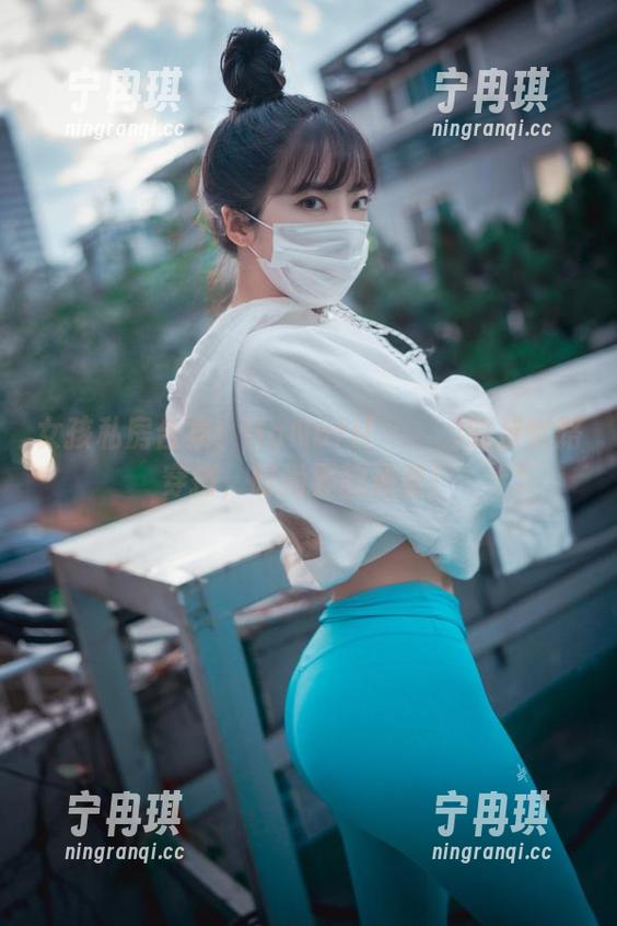 女孩私房合集：HaNari(하나리)的反套路穿搭，时尚界的顽童！