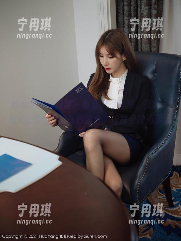 HuaYang花漾-张思允Nice HuaYang花漾 - 最新的写真集,张思允Nice和自拍的奇妙组合,让我觉得画面太美不敢直视。