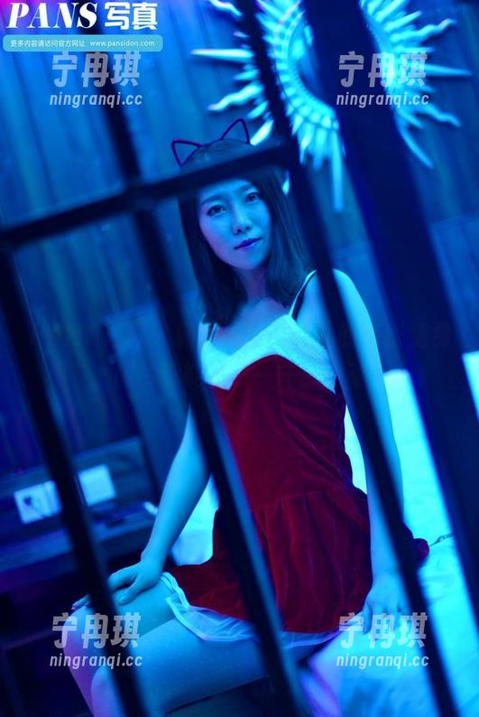 PANS写真-允儿 PANS写真 - 新模试镜,允儿的每张免费图片都能引发一阵小骚动
