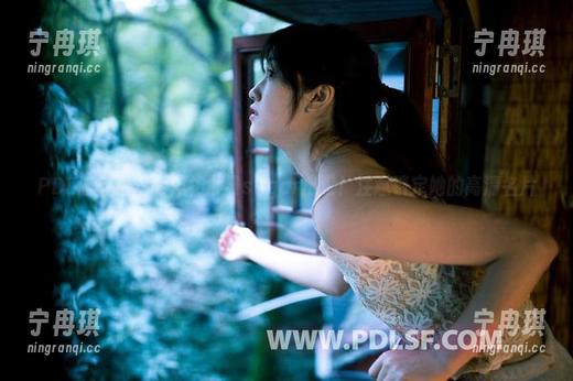 PDL潘多拉-杨晨晨sugar PDL潘多拉 - 女神杨晨晨sugar出没!注意锁定她的高清名片