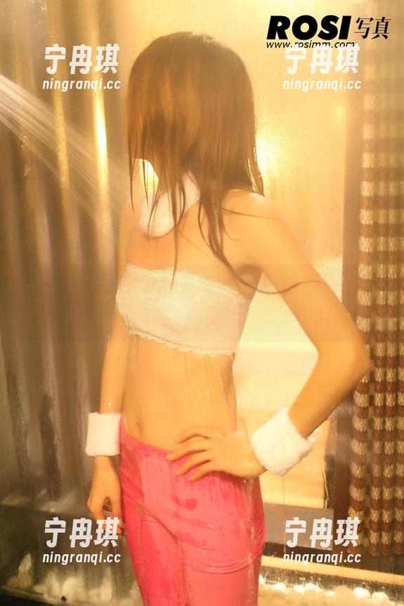 ROSI写真 在ROSI的私拍图集中藏着JK的点滴,难得一见!