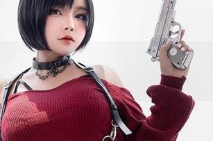 Sayo Momo的瑜伽原图，隐隐透着些许暖意，等着大家来“享用”。