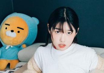 “粉色”：Sonson(손손)最新作品集，你能想到草莓吗？