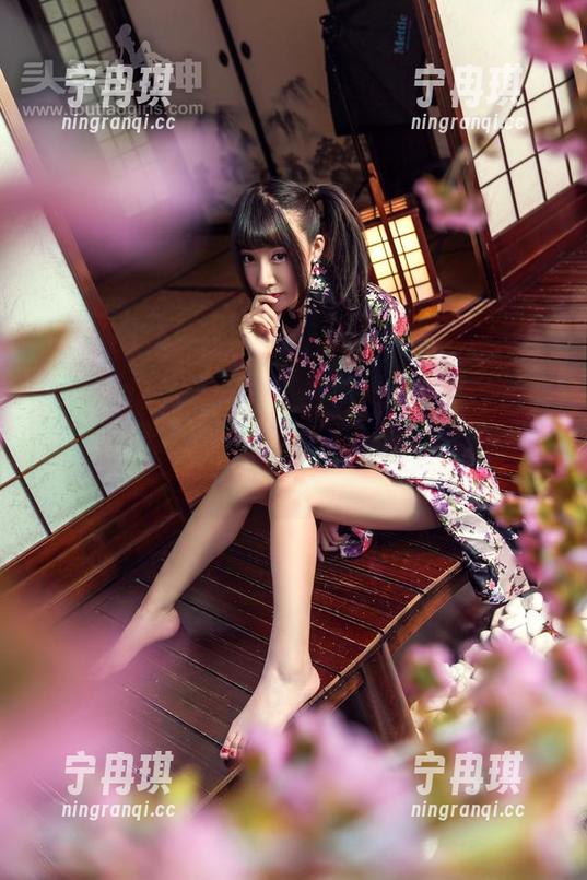 TouTiao头条女神-周熙妍 TouTiao头条女神 - 周熙妍的女神美图,资源就像供不应求的自拍,恨不得抢到手!