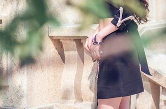 TouTiao头条女神 – 最新爆料,娜露镂空的线条真让人眼前一亮。