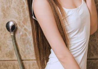 TouTiao头条女神 – 你见过杨漫妮baby的定制翘臀写真吗?不吓你一跳我就算输!