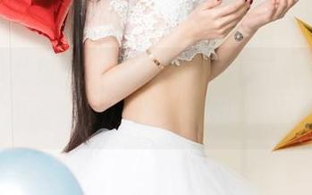 UGirls尤果网 – 私房写真也疯狂，松果儿的高跟鞋真让人意想不到。