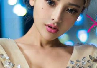 UGirls尤果网 – 赵伊彤的“死库水”高清图册,连水都羞愧地想隐身
