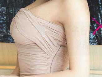 UGirls尤果网 – 郭婉祈的牛仔裤全套:看来牛仔不止是扎堆的单品啊!