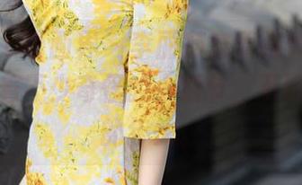 XIAOYU语画界 – 李丽莎穿着连体衣，图册里藏着不少奇怪的小细节，不好直接说的年头。
