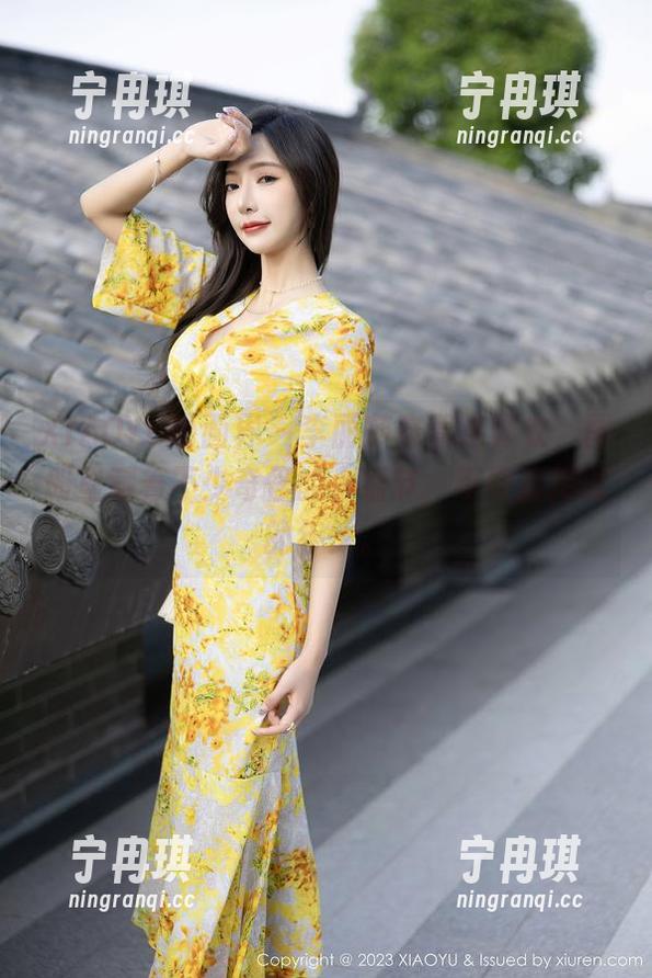 XIAOYU语画界-李丽莎 XIAOYU语画界 - 李丽莎穿着连体衣,图册里藏着不少奇怪的小细节,不好直接说的年头。
