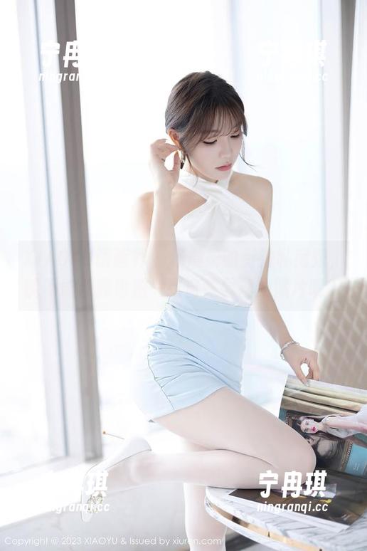 XIAOYU语画界-杨晨晨 XIAOYU语画界 - 杨晨晨的街拍私房秀,能不能帮我也拍一张自然显瘦的照片呢?