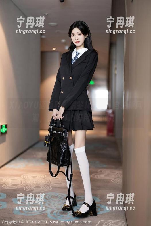 XIAOYU语画界 - 借鉴林乐一，自拍新风潮，套图真心好用，不谢！