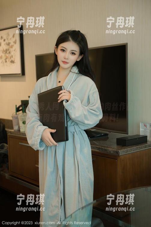 Xiuren秀人网-是小逗逗 Xiuren秀人网 - 是小逗逗的肉丝作品集,有肉有戏,还得配点调料!
