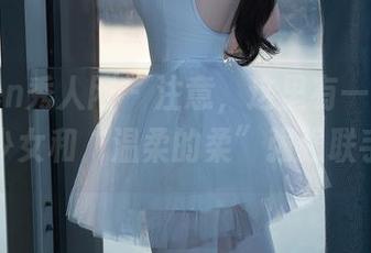 Xiuren秀人网 – 注意,这里有一组照片,少女和“温柔的柔”强强联手?