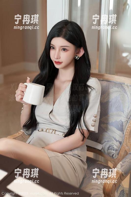 Xiuren秀人网-萌汉药baby很酷 Xiuren秀人网 - 看萌汉药baby很酷的泳衣图片,求一波泳池的掌声,多么想做水中的精灵!