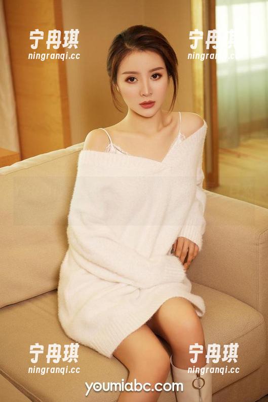 YouMi尤蜜荟-合法萝莉 YouMi尤蜜荟 - 合法萝莉户外写真:自然中的些许顽皮