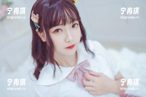 lovely呆玄 图集时间:lovely呆玄眼镜之旅,看见未说出口的感受