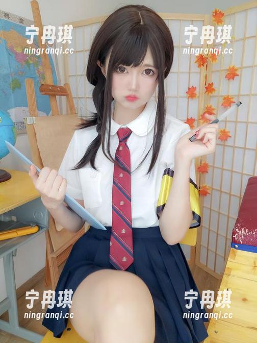 nagesa魔物喵 nagesa魔物喵穿着透明服悠然自得,原图下载处,随便看看呀