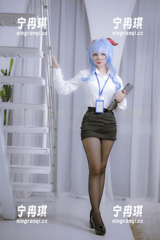 nyako喵子大魔王 学妹在nyako喵子大魔王手下,高清美图曝光!
