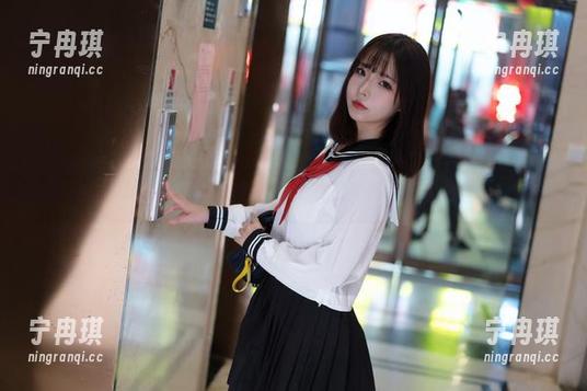 yuuhui玉汇 yuuhui玉汇的私拍:毛衣和她的缤纷小心思