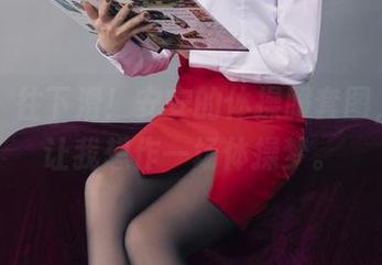 丽柜 – 往下滑！安安的体操服套图，莫名让我想作一场体操梦。