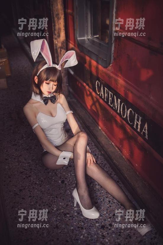 乖乖衣宝 乖乖衣宝新更新的美图,完美展现女友的日常。