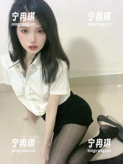 硬是不愿意离开床的倦倦喵——她的天使分享