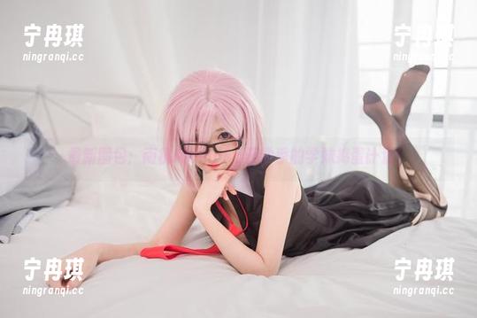南桃Momoko 最新图包:南桃Momoko开学季的学妹捣蛋计划!