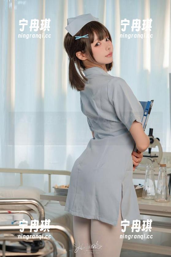 小心了，这护士的“咬人小小兔”写真很销魂哦！