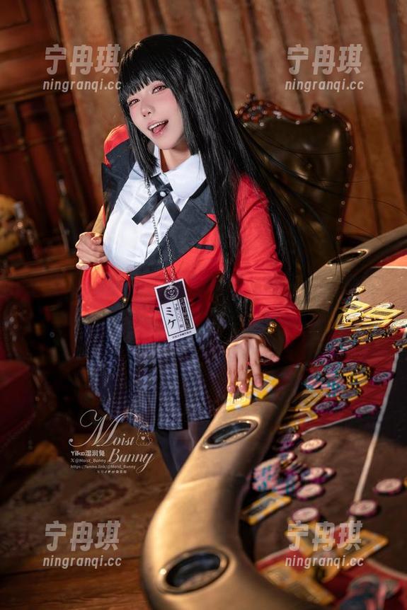 一不小心穿成了皮衣精灵，咬人小小兔的作品，图片微妙又好玩