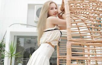 嗲囡囡 – 网袜和施忆佳KITTY，一个仙女下凡的美图合集，来了你就别想走。