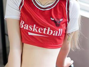 嗲囡囡 – 施忆佳KITTY分享，她的短裙能引发多少个侧目？