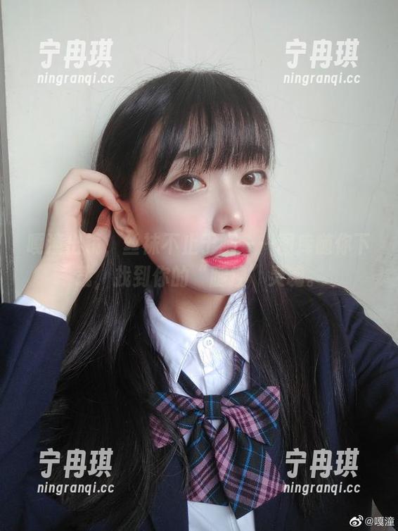 嘎潼 嘎潼出镜,丝袜不止于腿——图库随你下载,找到你的“腿控”灵魂。