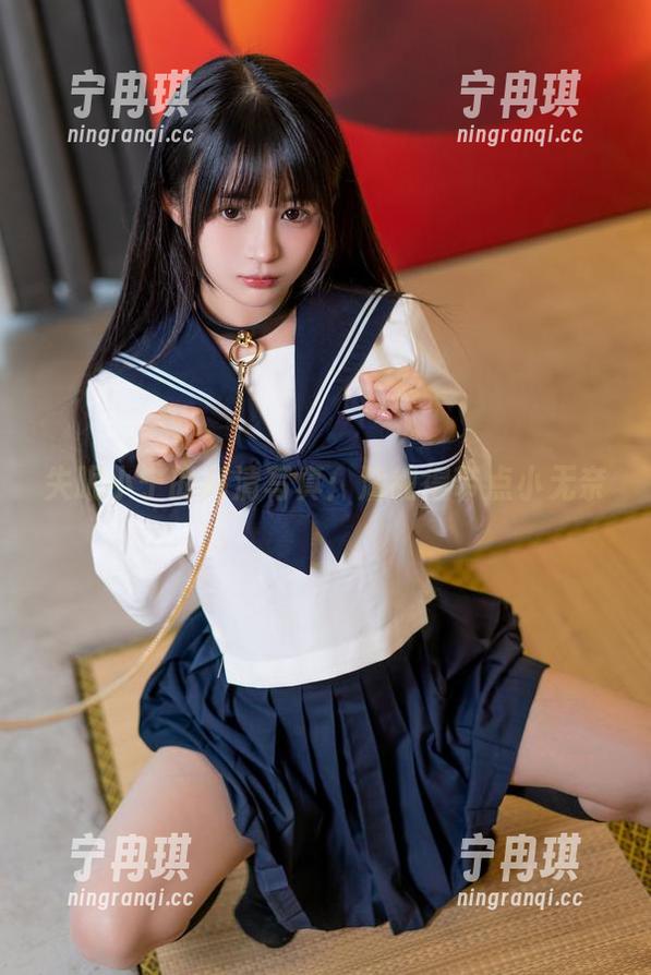 失眠小宁的高清写真：清纯得带点小无奈