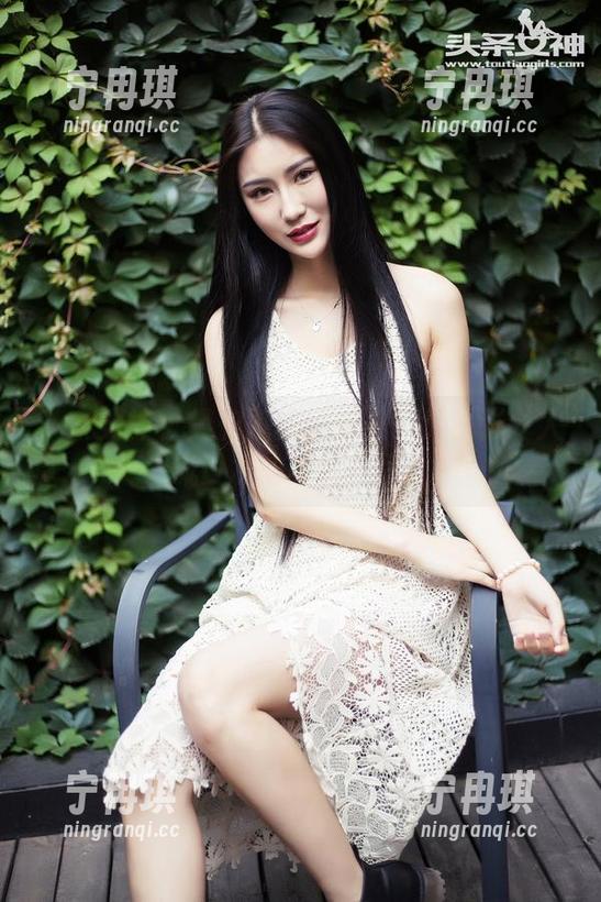 头条女神-樊安妮 头条女神 - 樊安妮的妹妹——又是张令人流口水的美图作品!