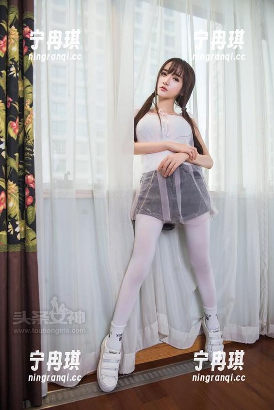 头条女神-王竹 头条女神 - 王竹在制服里闪闪发光,原图信仰!