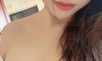 微密圈 – 牛仔裤和奶宝妹纸的另类关系，私房美图带来各种时髦灵感，不听可惜！