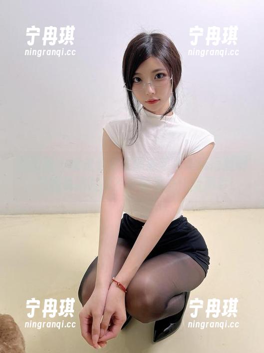 妮是老虎 微密圈 - 妮是老虎在圆的艺术里玩得挺嗨,只能说照片里不要轻易信任圆周率!