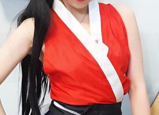 共享小女巫露娜的护士风采图集，嗯…这个造型好像还挺可爱的？