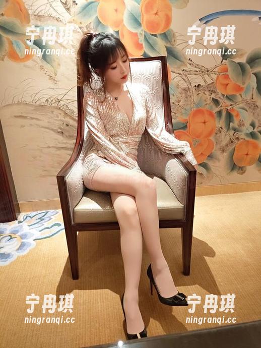 小女巫露娜 小女巫露娜的定制视频,理智告诉我图集得看,心却在不断祈祷不要收费。