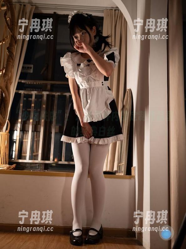 少女秩序 “少女秩序”:观看那件内部定制作品里的经典白丝