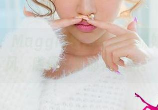 尤果网 – Maggie校园写真,犹如一缕清风,随便一瞥都有点酷。
