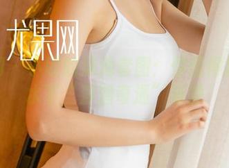 尤果网 – 小欧的泳池套图:你值得拥有的水下“浮潜奇遇”资源